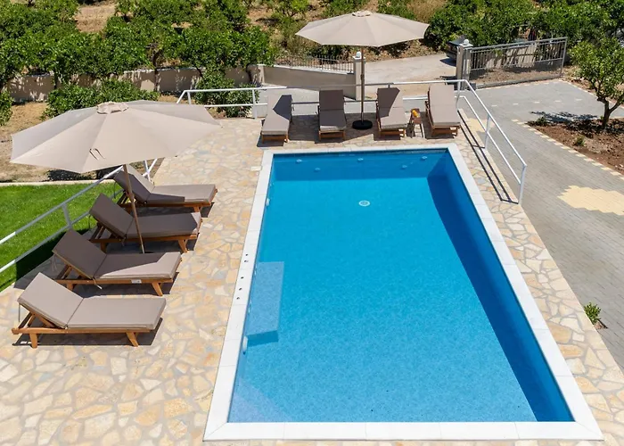 Βίλα Natura With Pool For 8 - Private, Luxury