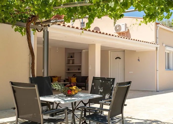 Natura With Pool For 8 - Private, Luxury Βίλα Τολό