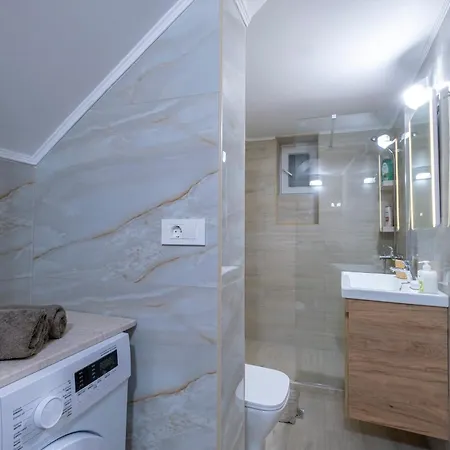 Natura With Pool For 8 - Private, Luxury וילה *