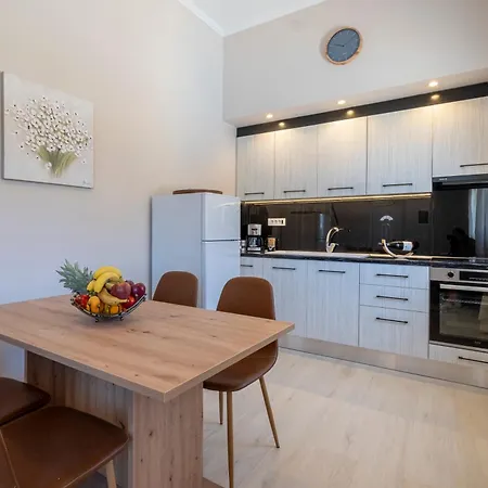 Natura With Pool For 8 - Private, Luxury Τολό