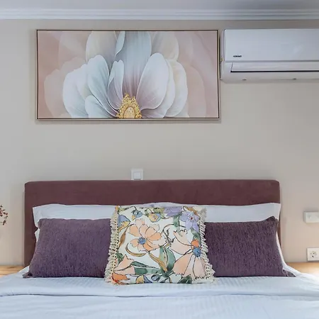 Natura With Pool For 8 - Private, Luxury * טולון