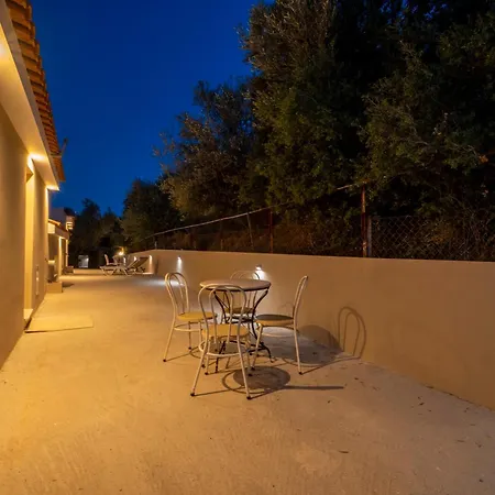 Natura With Pool For 8 - Private, Luxury