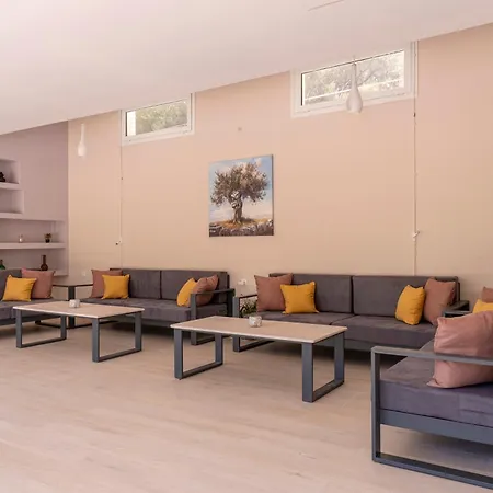 Natura With Pool For 8 - Private, Luxury Τολό