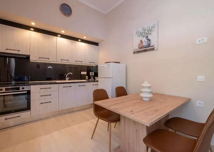 Natura With Pool For 8 - Private, Luxury