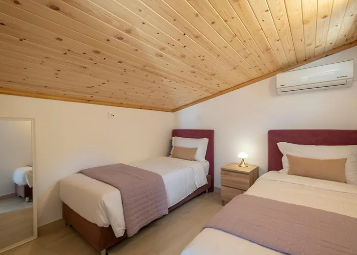 Natura With Pool For 8 - Private, Luxury