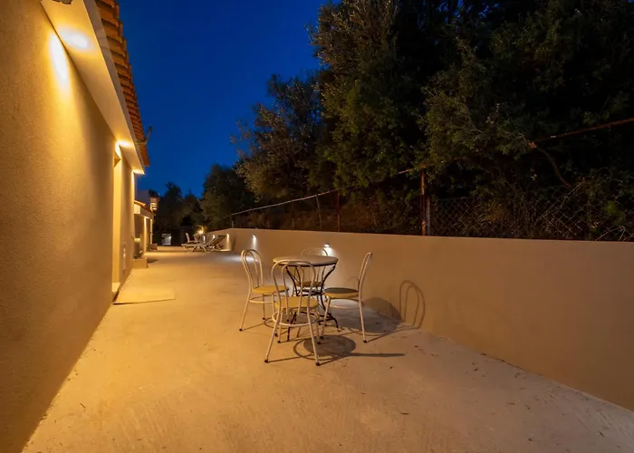 Natura With Pool For 8 - Private, Luxury